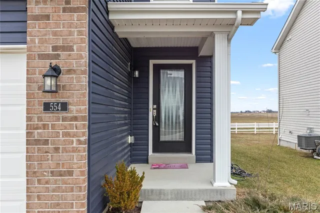 $349,900 | 554 Summer Glen Lane, St. Charles, MO 63301
