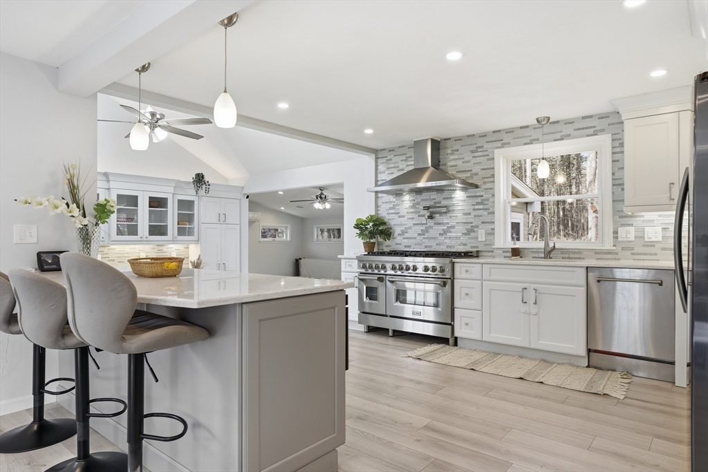 10 Cheyenne Road Pepperell, MA 01463 - Photo 5 of 42