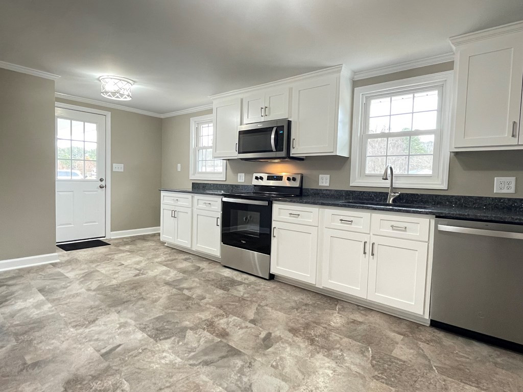 139 East Pine Forest Road Mount Olive, NC 28365 - Photo 3 of 14 Gallery Image 3