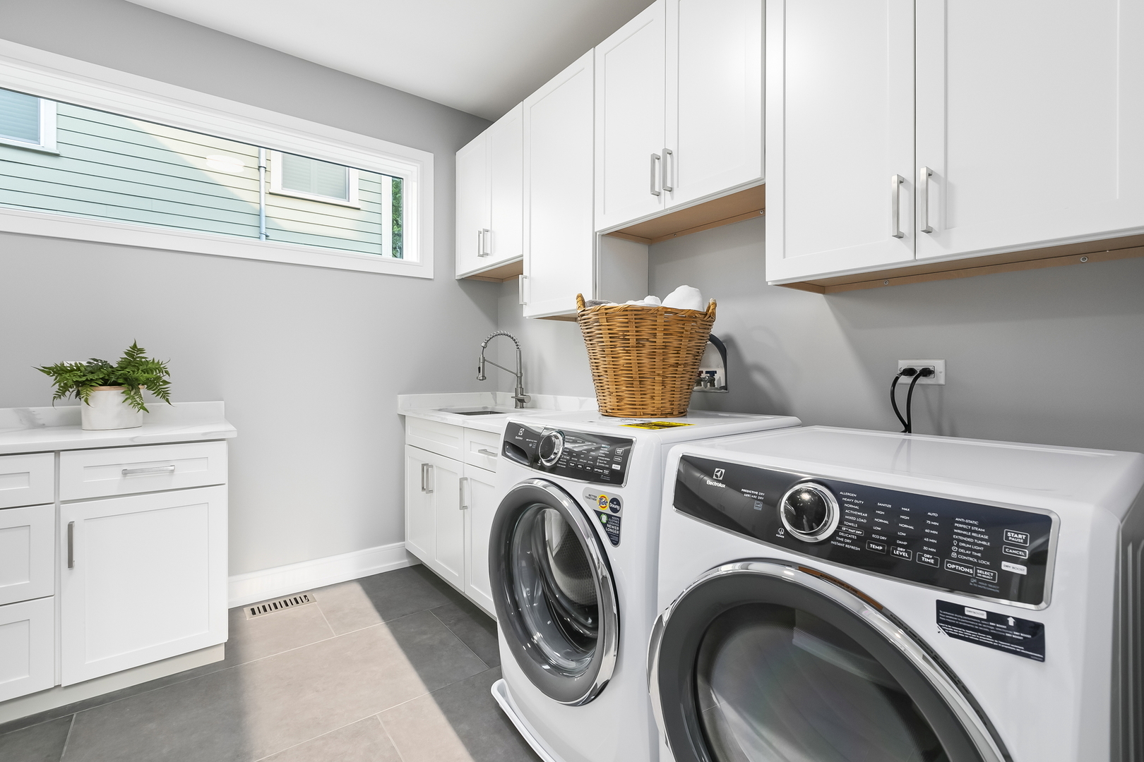 220 Spring Avenue Naperville, IL 60540 - Photo 18 of 52 a utility room with dryer and washer