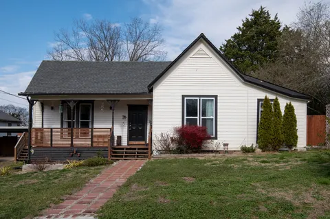 $250,000 | 107 East Ward Street, Centerville, TN 37033