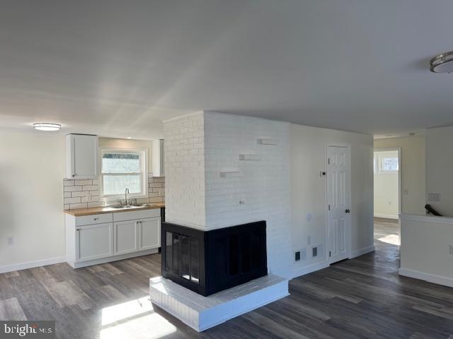 10 Loockerman Court Dover, DE 19901 - Photo 7 of 15 a room with hard wood floors and appliances