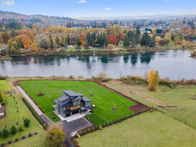 $2,900,000 | 2551 Lewis River Road, Woodland, WA 98674