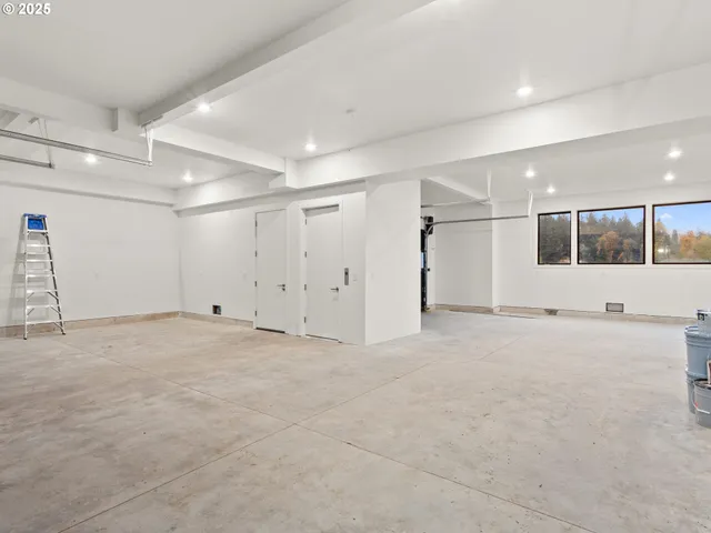 $2,900,000 | 2551 Lewis River Road, Woodland, WA 98674