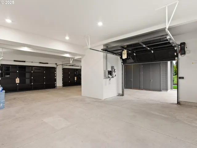 $2,900,000 | 2551 Lewis River Road, Woodland, WA 98674