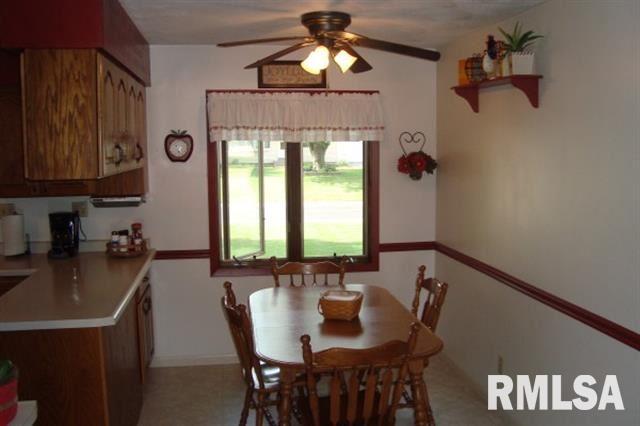 14221 140 Avenue West Taylor Ridge, IL 61284 - Photo 3 of 13 Gallery Image 3