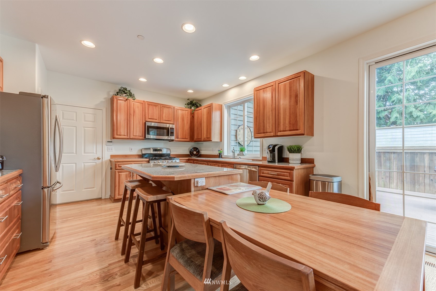 15517 112th Avenue Northeast Bothell, WA 98011 - Photo 9 of 33 Gallery Image 9