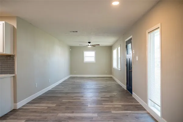 $1,800 | 5502 Elm Tree Drive, Houston, TX 77048