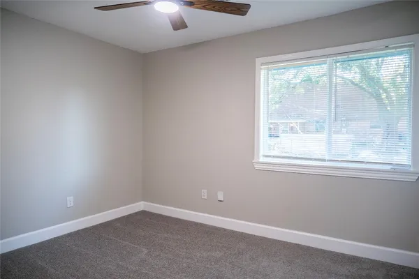 $1,800 | 5502 Elm Tree Drive, Houston, TX 77048