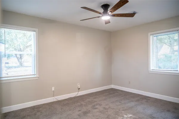 $1,800 | 5502 Elm Tree Drive, Houston, TX 77048