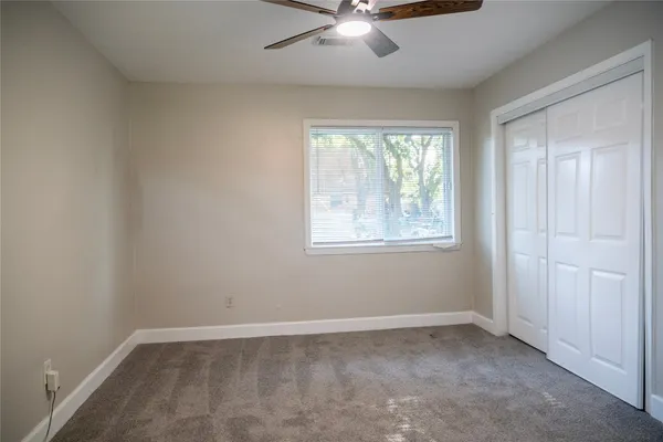 $1,800 | 5502 Elm Tree Drive, Houston, TX 77048