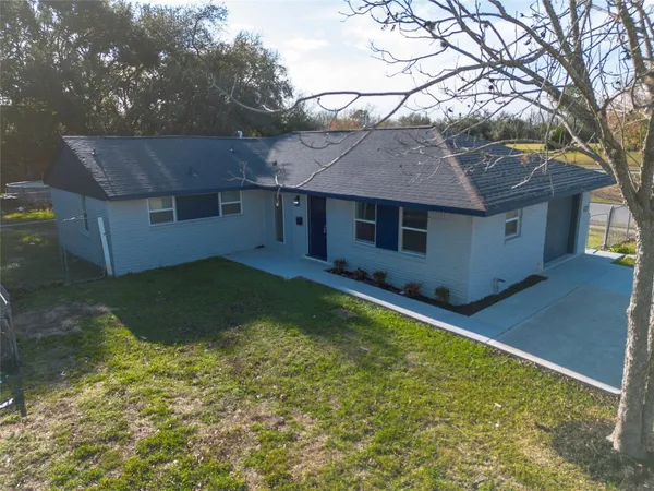 $1,800 | 5502 Elm Tree Drive, Houston, TX 77048
