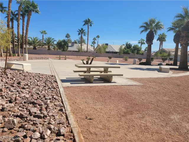 $2,000 | 6277 Elvido Avenue, Las Vegas, NV 89122