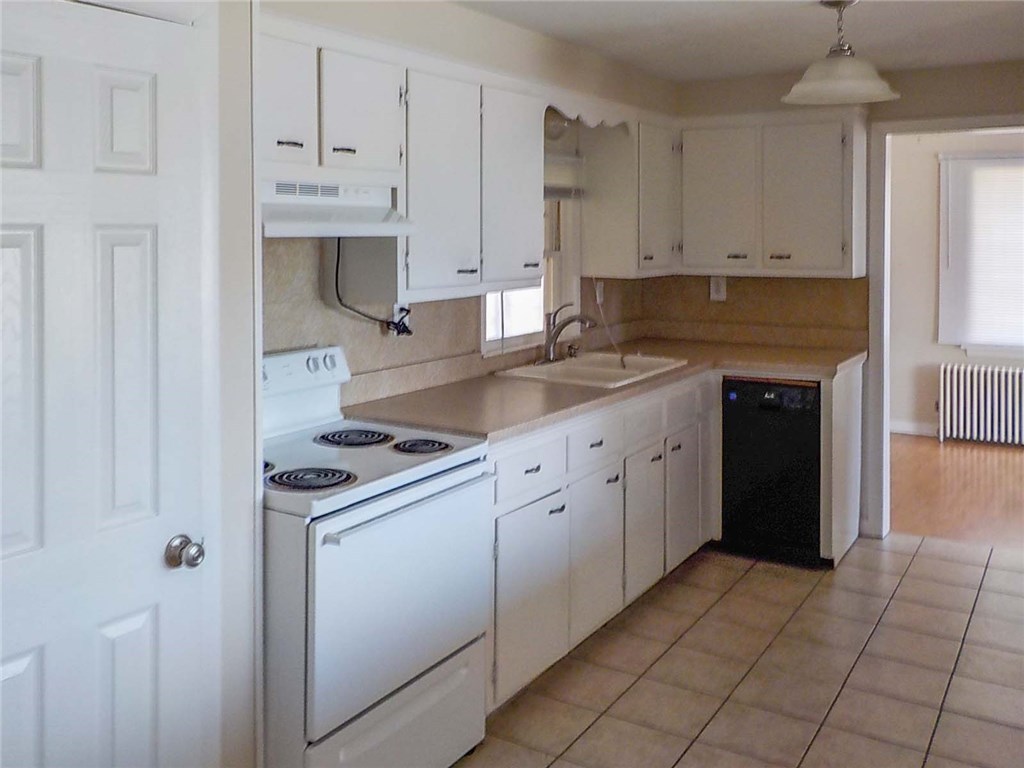 41 Long Street Warwick, RI 02886 - Photo 11 of 22