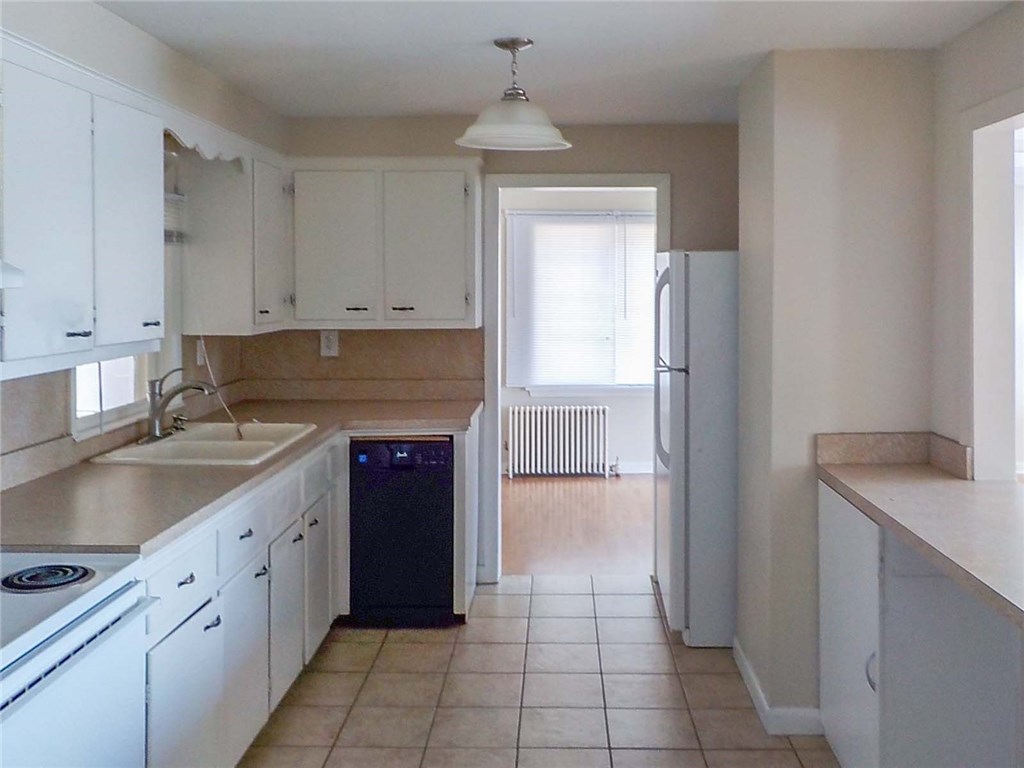 41 Long Street Warwick, RI 02886 - Photo 12 of 22