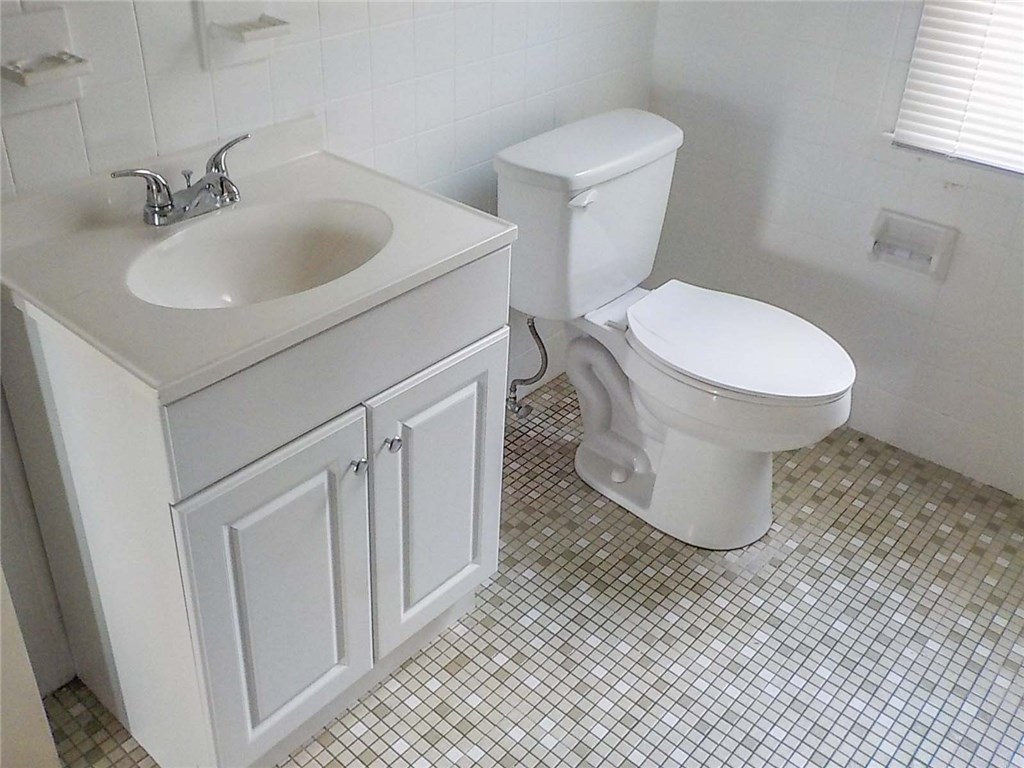 41 Long Street Warwick, RI 02886 - Photo 18 of 22