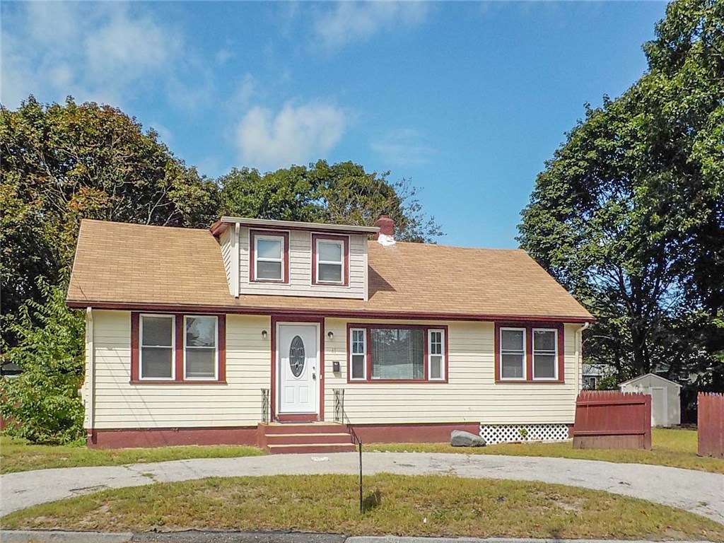 41 Long Street Warwick, RI 02886 - Photo 2 of 22