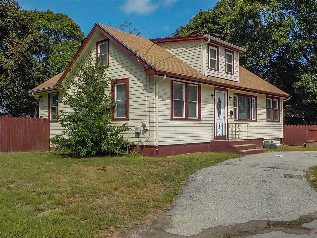 41 Long Street Warwick, RI 02886 - Photo 4 of 22
