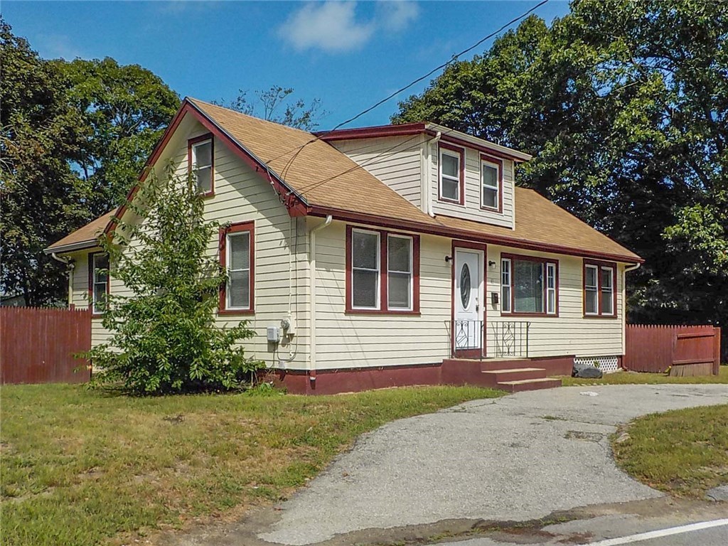 41 Long Street Warwick, RI 02886 - Photo 5 of 22