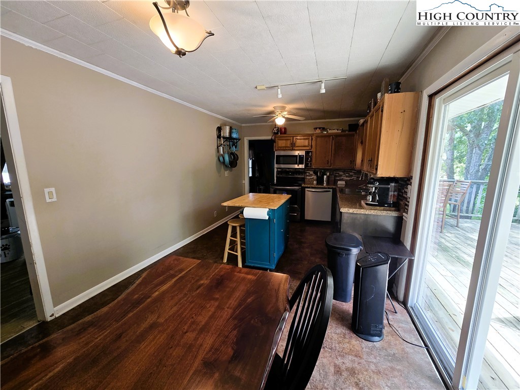 352 Vernon Roten Road West Jefferson, NC 28694 - Photo 11 of 24 Gallery Image 11