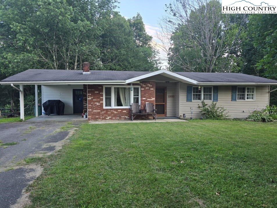 352 Vernon Roten Road West Jefferson, NC 28694 - Photo 2 of 24 Gallery Image 2