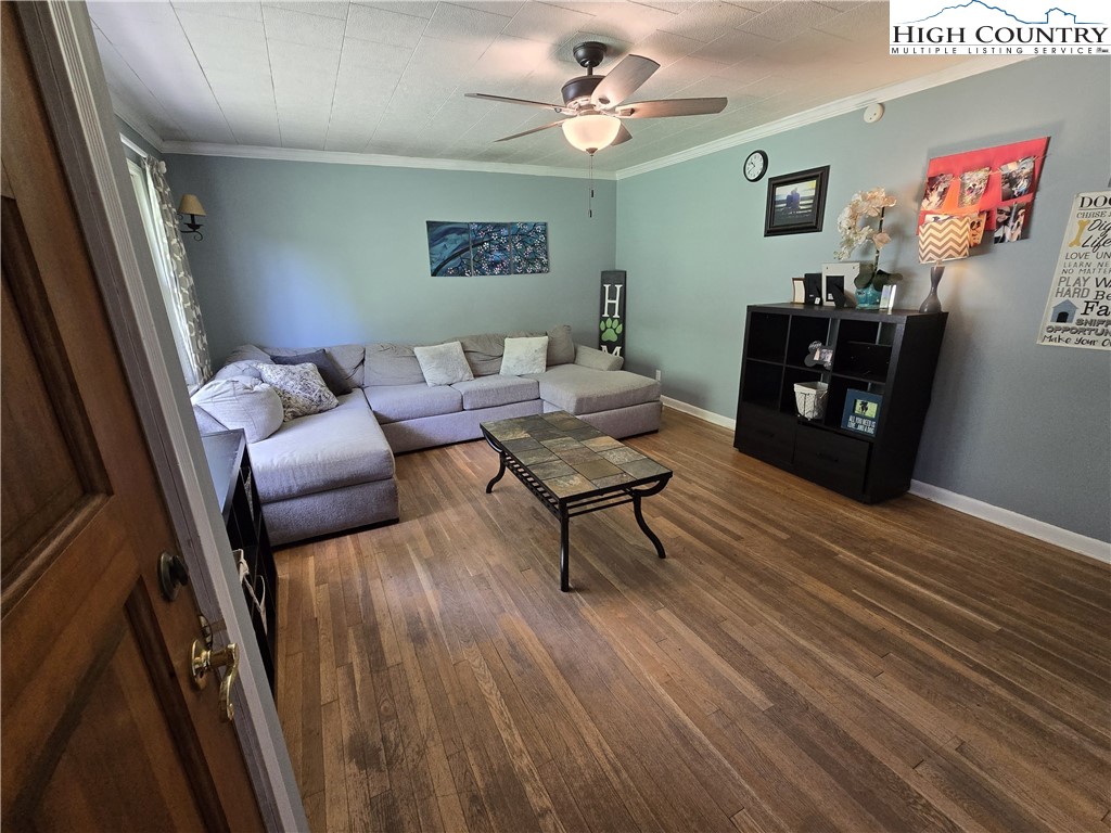 352 Vernon Roten Road West Jefferson, NC 28694 - Photo 5 of 24 Gallery Image 5