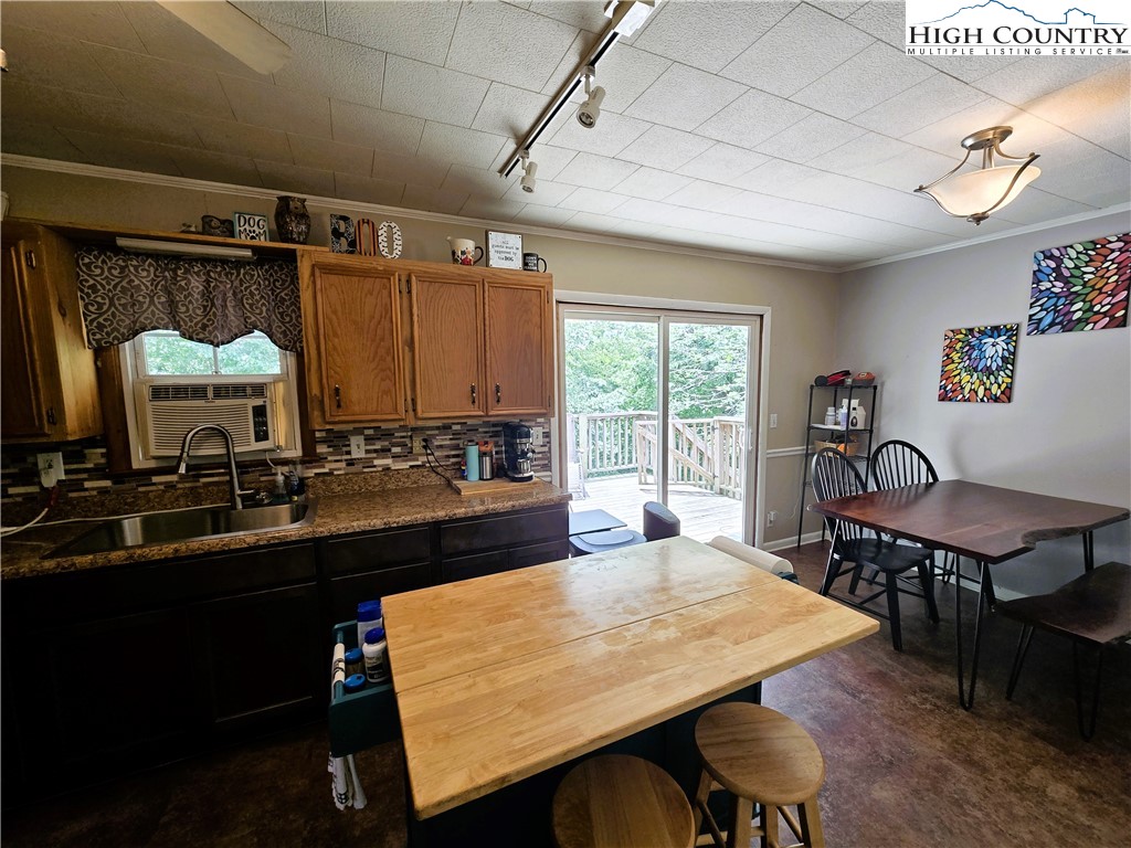 352 Vernon Roten Road West Jefferson, NC 28694 - Photo 10 of 24 Gallery Image 10