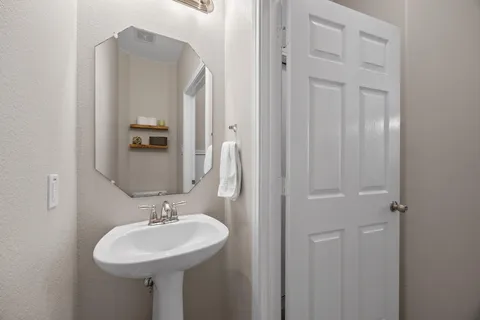 $299,900 | 1310 West Parmer Lane, Unit 9B, Austin, TX 78727