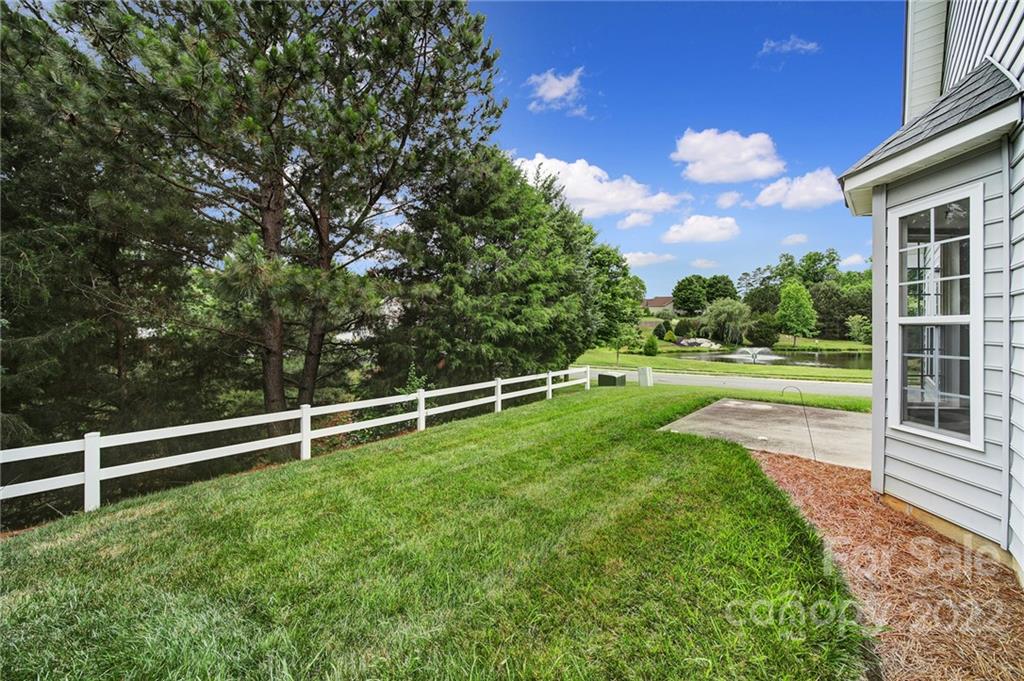 1704 Quartz Lane Fort Mill, SC 29708 - Photo 27 of 39 a view of a terrace