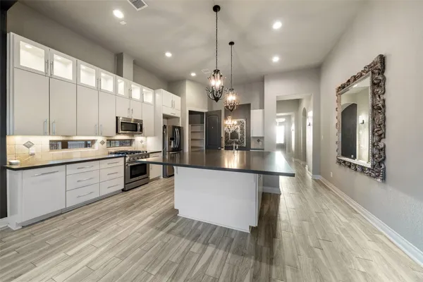 $3,200 | 199 Springs Edge Drive, Montgomery, TX 77356