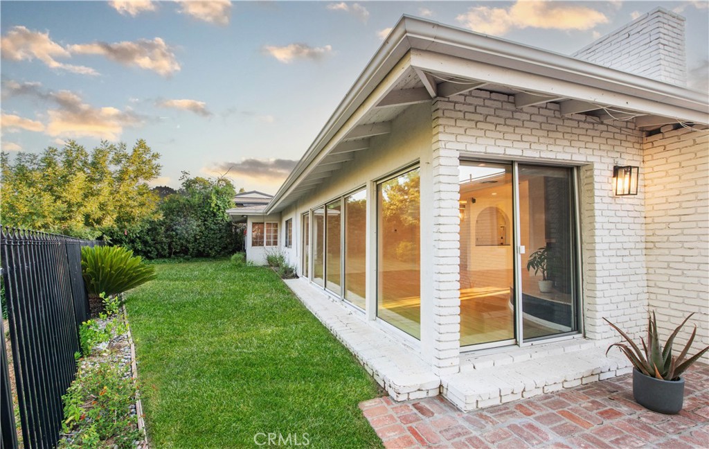 3610 Scadlock Lane Sherman Oaks, CA 91403 - Photo 17 of 19