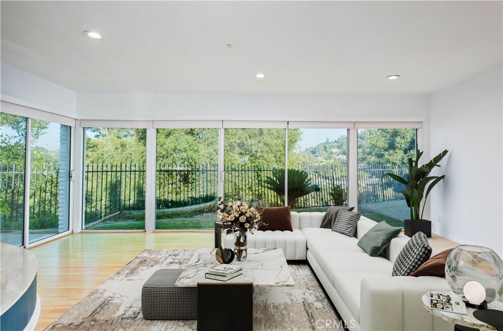 3610 Scadlock Lane Sherman Oaks, CA 91403 - Photo 3 of 19