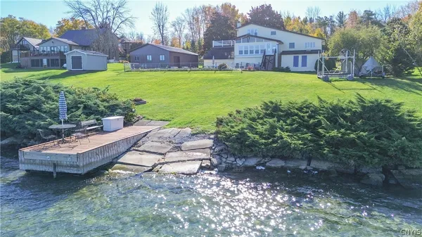 $749,900 | 286 River Road, Waddington, NY 13694