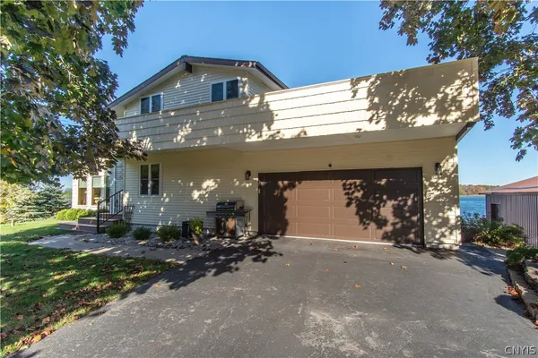 $749,900 | 286 River Road, Waddington, NY 13694