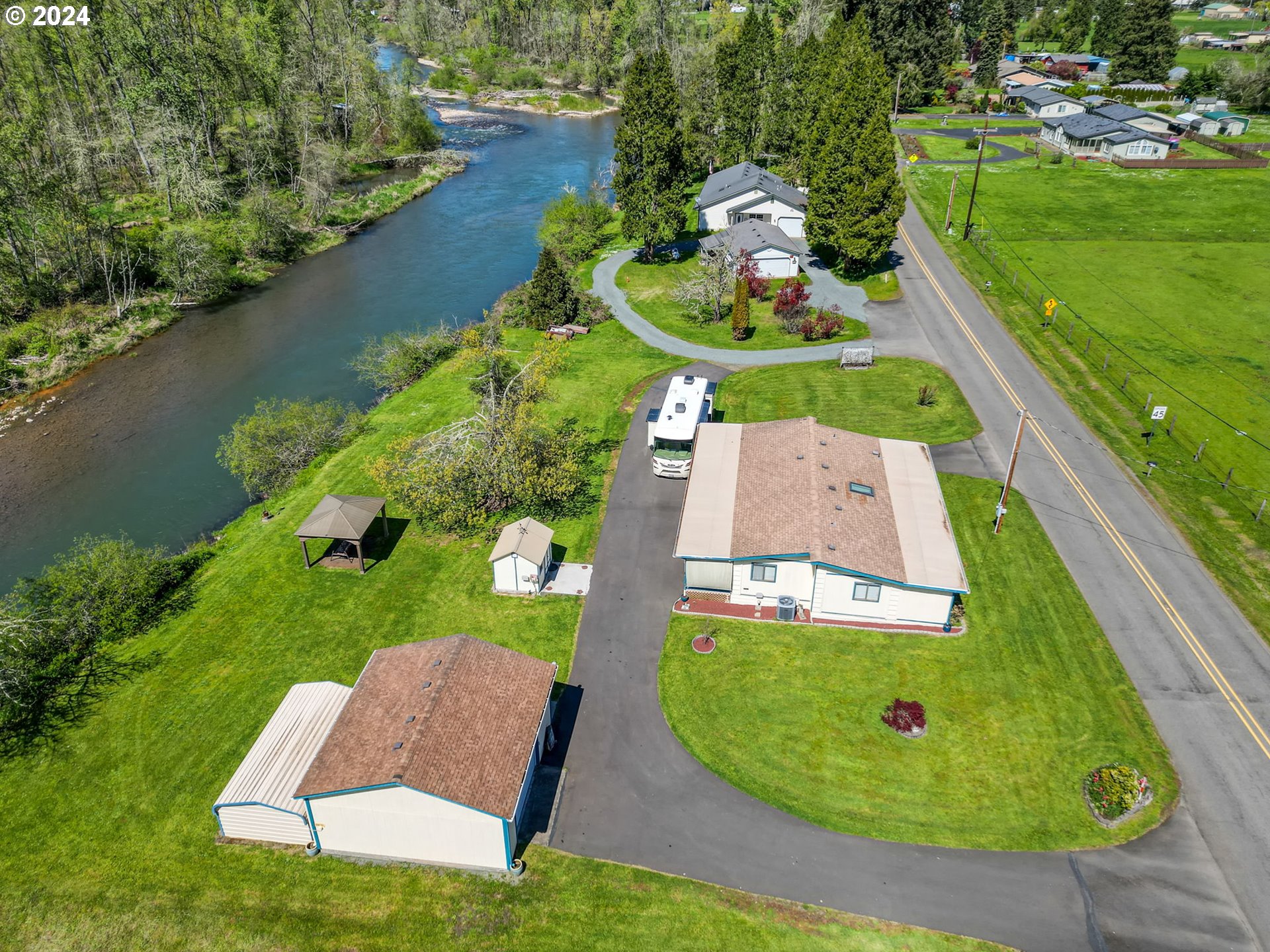 78414 Sears Road Cottage Grove, OR 97424 - Photo 7 of 44 an aerial view of a house