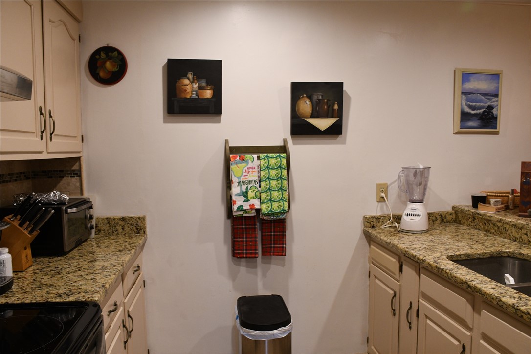 11 Caddy Rock Road, Unit A North Kingstown, RI 02852 - Photo 7 of 20 Kitchen