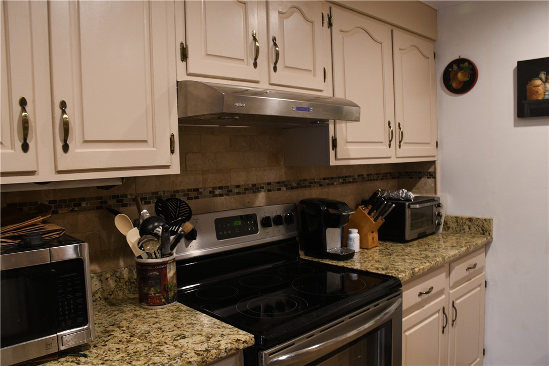11 Caddy Rock Road, Unit A North Kingstown, RI 02852 - Photo 8 of 20 Kitchen