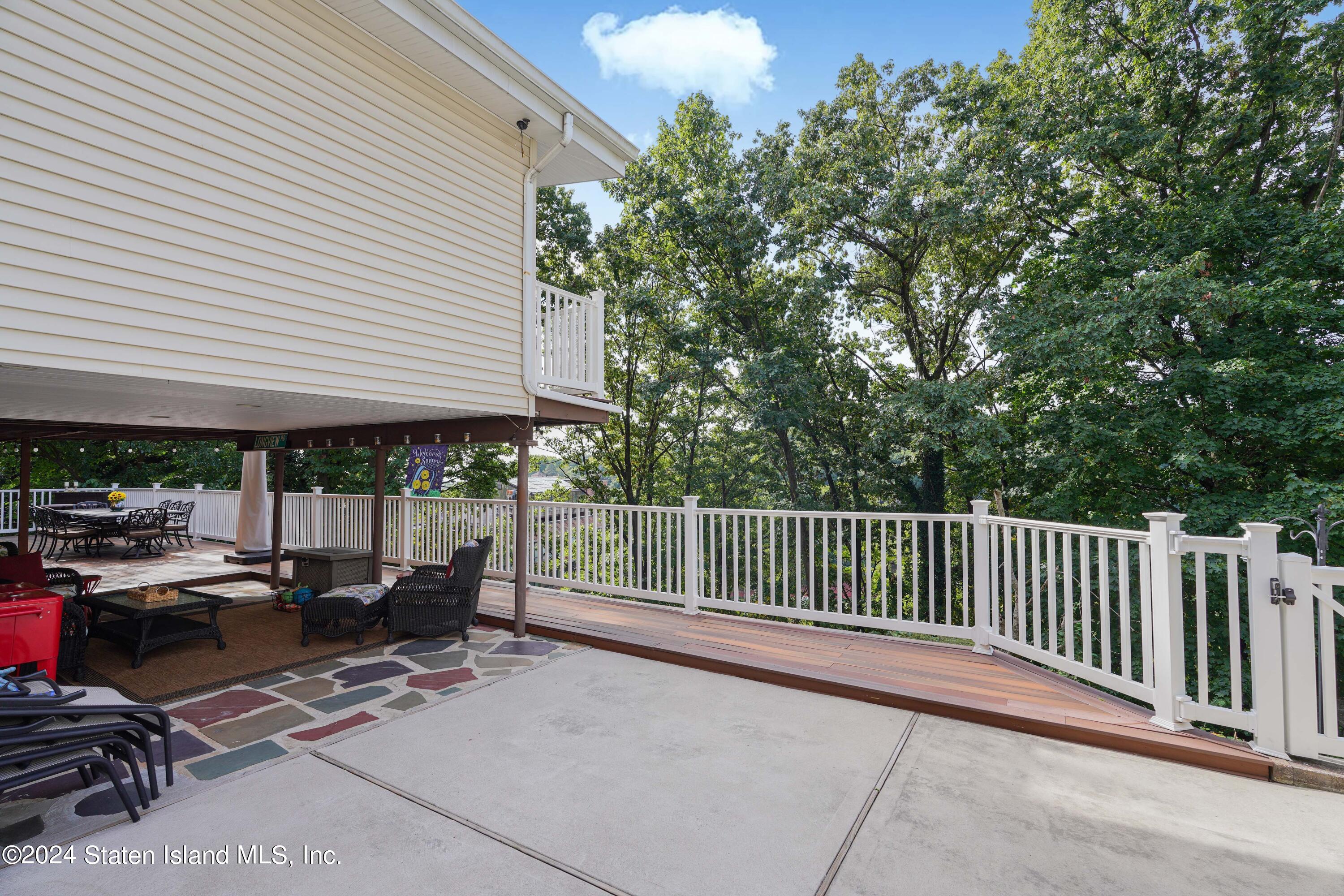 194 Longview Road Staten Island, NY 10304 - Photo 41 of 47 Photo Sep 17 2024, 10 26 08 PM