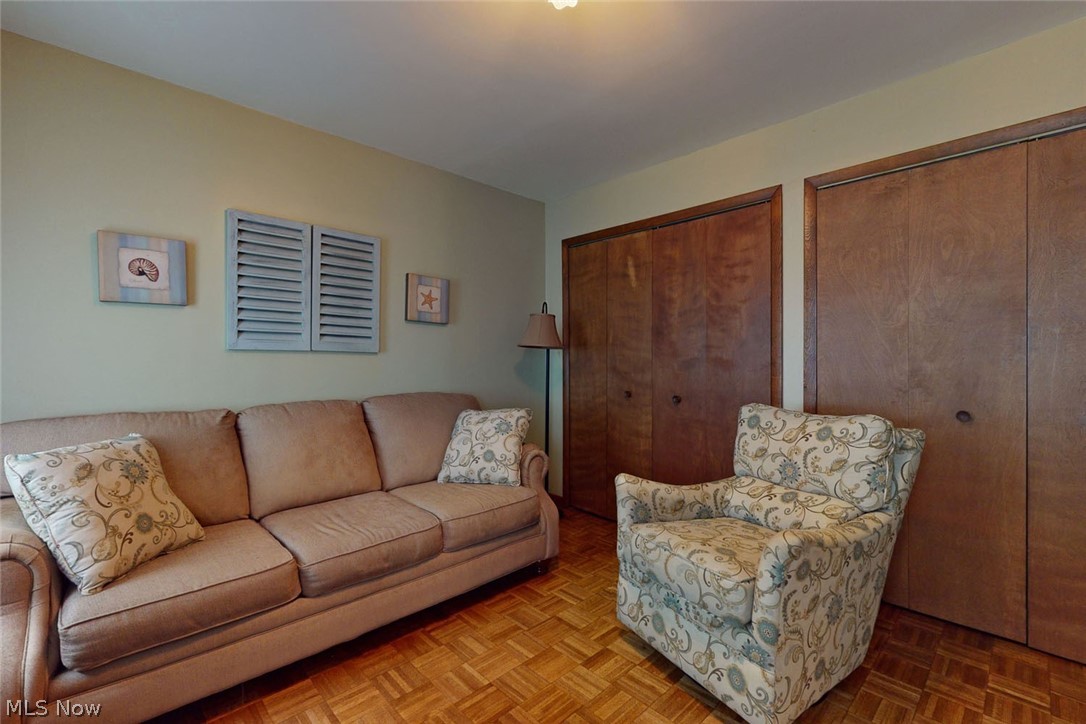 7339 Oakwood Road Parma, OH 44130 - Photo 11 of 28