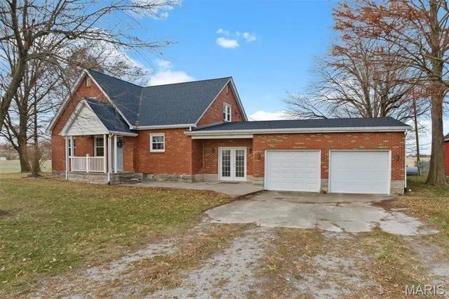 $325,000 | 7404 State Rte 4, Worden, IL 62097