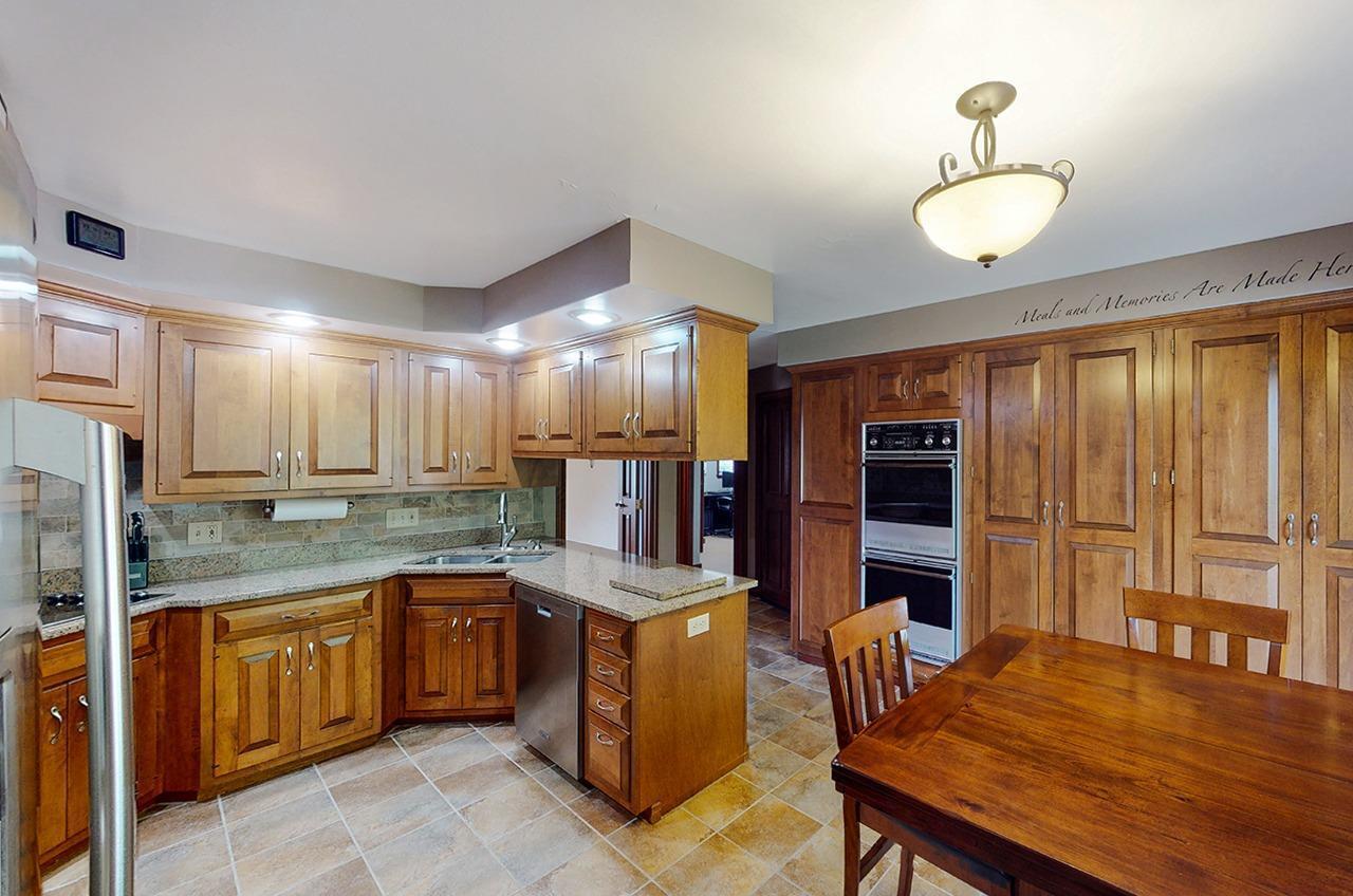 2989 Kleeman Road Cincinnati, OH 45211 - Photo 5 of 29