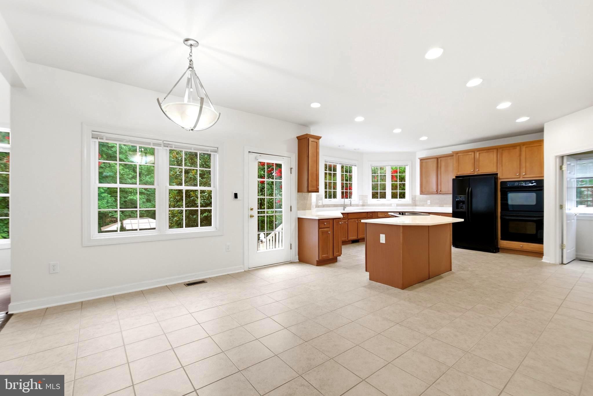 121 Kingsley Road Southeast Vienna, VA 22180 - Photo 32 of 81 Gallery Image 32