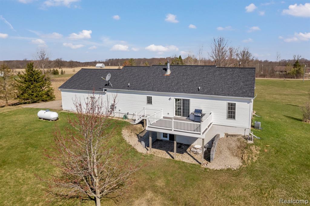 12833 Sullivan Road Emmett, MI 48022 - Photo 3 of 41