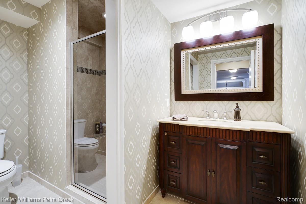 2777 South Addison Circle Rochester, MI 48306 - Photo 80 of 85 Lower Level Full Bath with Shower.