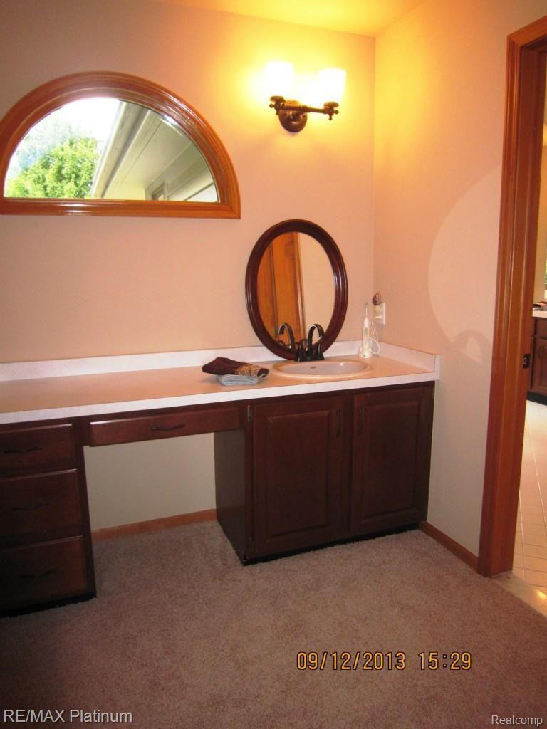 13711 Commerce Road Milford, MI 48380 - Photo 24 of 52 13711 COMMERCE MASTER DRESSING ROOM.jpg