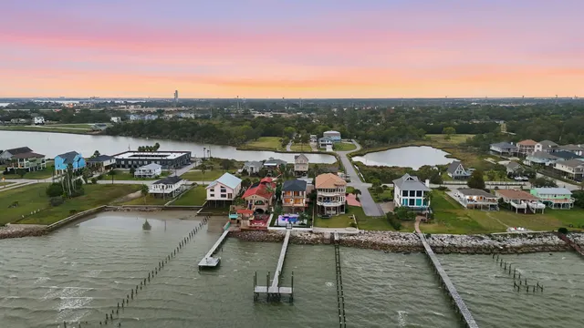 $1,100,000 | 1918 Todville Road, Seabrook, TX 77586