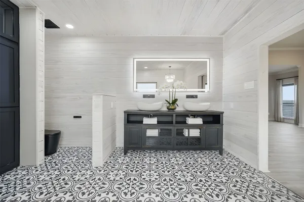 $1,100,000 | 1918 Todville Road, Seabrook, TX 77586