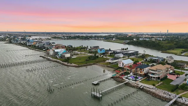 $1,100,000 | 1918 Todville Road, Seabrook, TX 77586