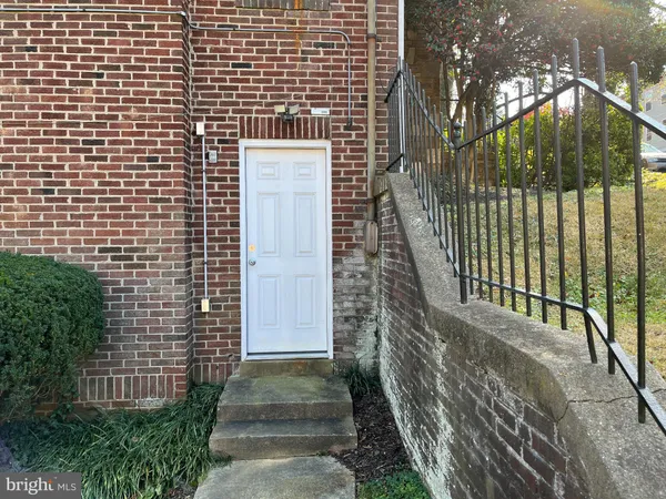 $1,200 | 8009 Garland Avenue, Unit 1, Takoma Park, MD 20912