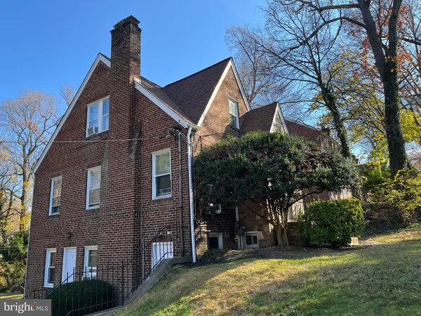 $1,200 | 8009 Garland Avenue, Unit 1, Takoma Park, MD 20912